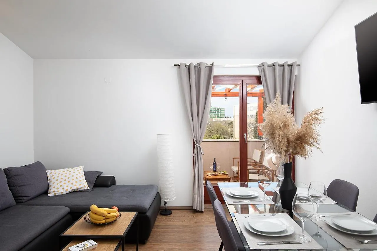 Pula Apartment Near City Centre