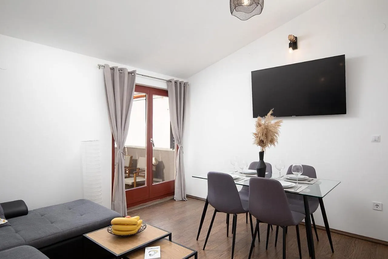 Pula Apartment Near City Centre
