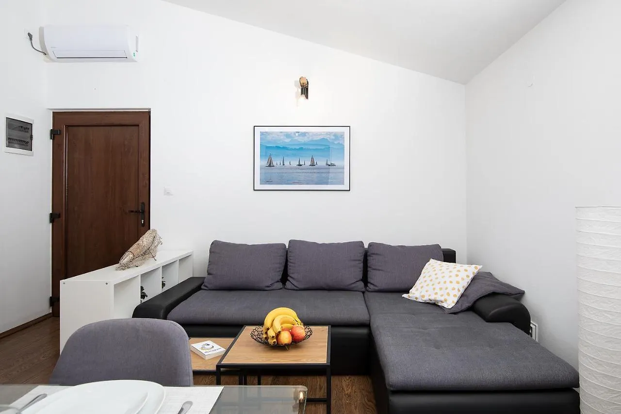 Pula Apartment Near City Centre
